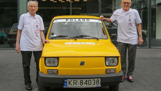 92-letni Sobiesław Zasada jedzie maluchem z Polski do Włoch