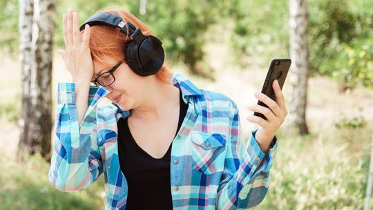 Manipulacja wizerunkiem przez AI. Nauczycielka ofiarą deepfake’a i przełomowe zawiadomienie do prokuratury Manipulacja wizerunkiem przez AI. Nauczycielka ofiarą deepfake’a i przełomowe zawiadomienie do prokuratury