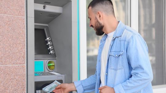 Bankomat ma rejestrować fizjonomię klienta. Za zasłonięcie twarzy będzie kara