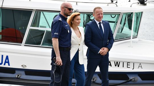 Bezpieczniej na wodach Odry. Policyjna „Zawieja” ochrzczona przez Wajdę