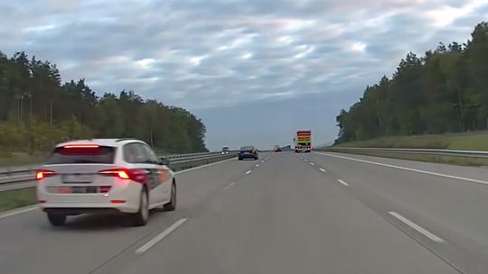 Zarzut zabójstwa drogowego? Jechał 190 km/h [WIDEO]