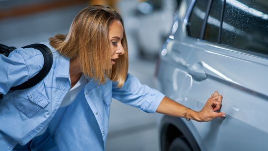 Szpieg na czterech kółkach: MON wprowadza zakaz wjazdu dla chińskich aut do jednostek