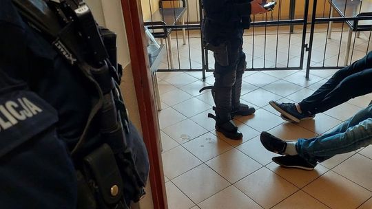 Diler pod rękę ze złodziejem wpadli w ręce policjantów