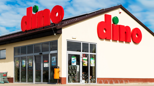 Gorący spór w lodowatym Dino. Związkowcy oburzeni po spotkaniu, kontrole PIP w całym kraju