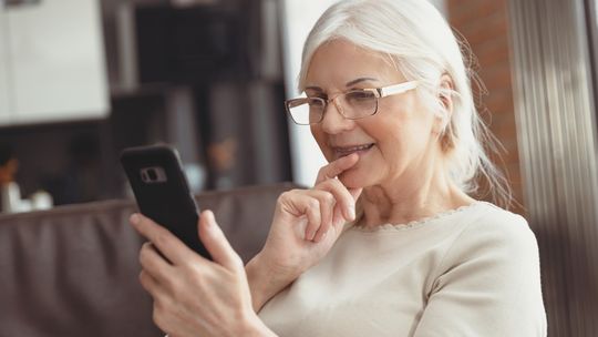 14 emerytura a próg 2900 zł. Zasada złotówka za złotówkę i lista osób wykluczonych z wypłat