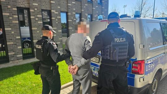 Ojciec i syn przykuli 72-latkę do kaloryfera. Rodzinne waśnie