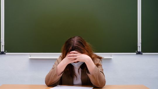 Dyrektorzy potrafią być straszni. „Czarna księga...” pokazuje kulisy szkolnych układów i mobbingu