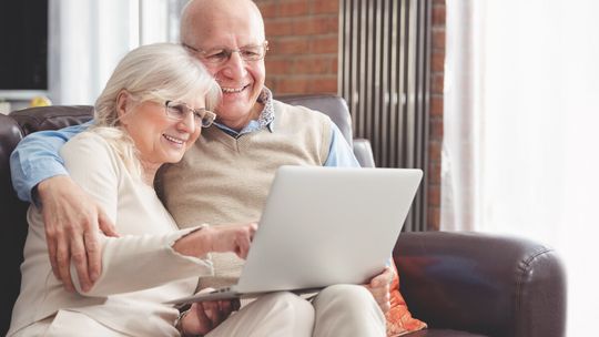 Przeciętne emerytury kobiet są niższe niż mężczyzn. Szokująco wysokie emerytury Przeciętne emerytury kobiet są niższe niż mężczyzn. Szokująco wysokie emerytury