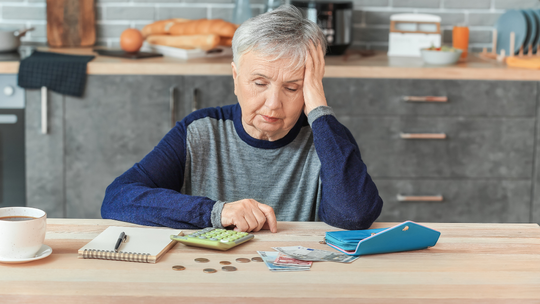 Wielkie podwyżki dla seniorów: 5,3% zamiast prognoz rządu. Mamy wyliczenia „trzynastek” i „czternastek”
