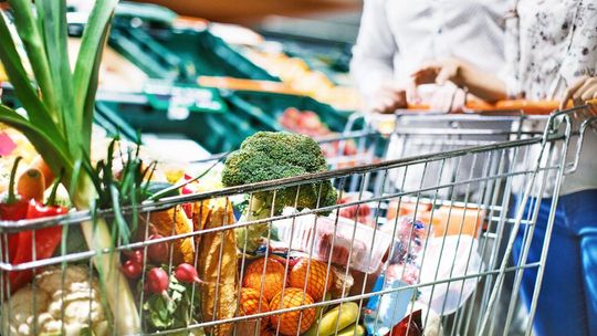 Drogie owoce i warzywa. Są produkty, które albo potaniały, albo ich cena jest stabilna