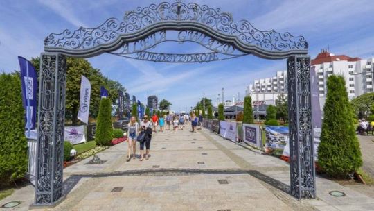 Festiwal Gwiazd w Międzyzdrojach z powrotami. Teatr, muzyka i Wajda na nowo Festiwal Gwiazd w Międzyzdrojach z powrotami. Teatr, muzyka i Wajda na nowo