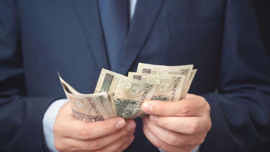 Tyle zarabia połowa pracowników. GUS podał medianę