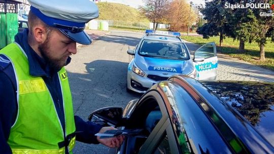 Przełom w statystykach drogowych: Jak polscy kierowcy ustanowili nowy rekord bezpieczeństwa