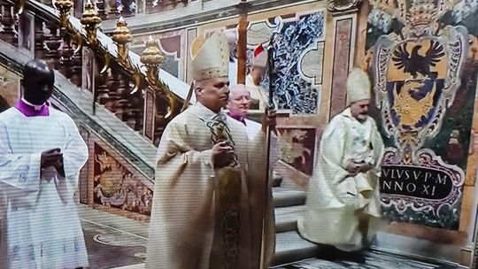 Msza inauguracyjna i początek pontyfikatu papieża Leona XIV. Odstępstwa od protokołu