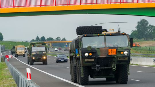 Jak się zachować gdy na drogach spotkamy kolumny wojskowe?