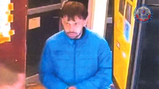 Kobieta została poszkodowana. Policja szuka tego mężczyzny