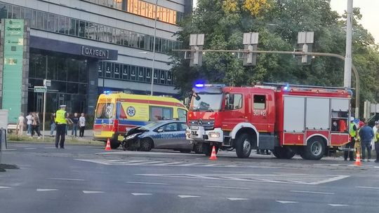 Kolizja z policyjnym radiowozem w centrum Szczecina