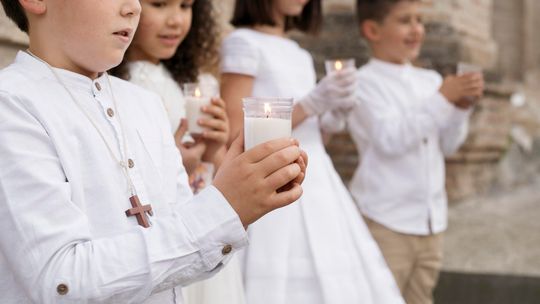 Komunia 2026: Ceny zwalają z nóg. Wydatki jak za małe wesele! Komunia 2026: Ceny zwalają z nóg. Wydatki jak za małe wesele!