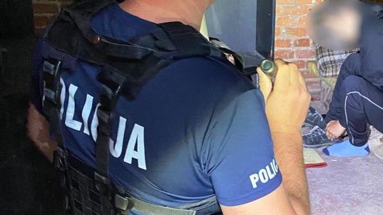 Kradł, bo jak mówił "było otwarte". Co wynosił z piwnicy?