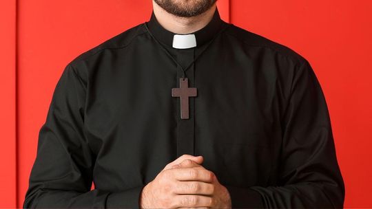 Ksiądz i lekarz stworzyli "spółkę" w szpitalu. Obaj oskarżeni o handel narkotykami