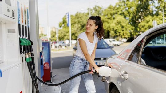 Szykują sią podwyżki paliwa. Tankuj póty tanio