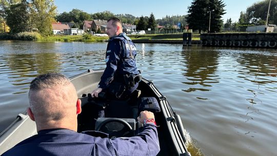 Łowił ryby w powodziowej brudnej Odrze. Grozi mu 5 lat więzienia