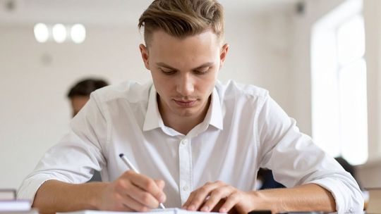 Matura 2026: Nowe zabezpieczenia arkuszy i walka CKE z przeciekami w sieci