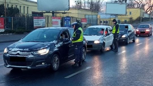 Miał atrapę broni. Wyniki z alkomatu i narkotestera go pogrążyły