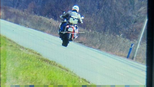Motocyklista recydywista pędził 150 km/h: Drogówka podsumowuje nocne łowy w centrum