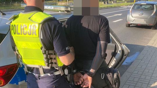 Motocyklistę musieli zatrzymać. Co zrobili jeszcze policjanci po badaniu alkomatem?