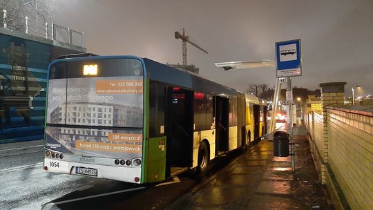 Na autobus na Skolwin i Police wieczorem poczekasz pół godziny.