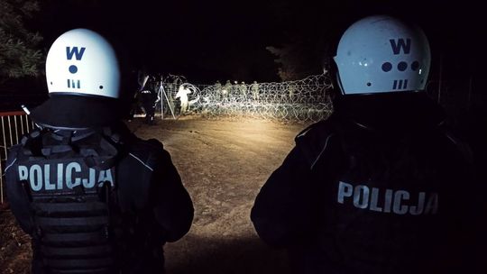 Szczecińskich policjantów i pograniczników wysłali na granicę z Białorusią