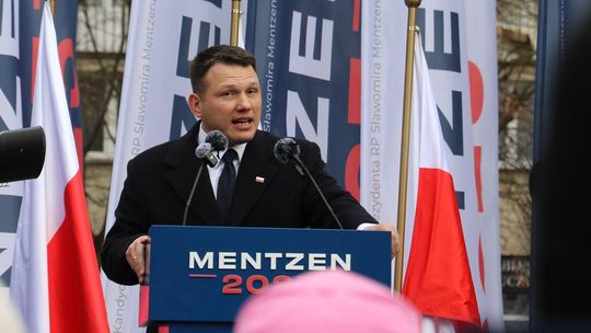 "Niezbyt lotny osiłek" - tak Nawrockiego określił w tym tygodniu Mentzen. Sprowokował go szantażem Bielan