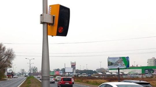 Nowe fotoradary pod Szczecinem. Przy każdej pogodzie śledzą kilka pasów ruchu [LISTA]