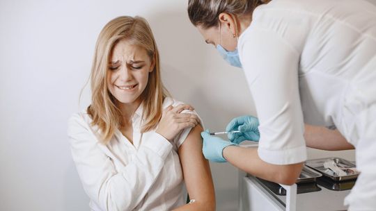 Darmowa szczepionka Spikevax XFG bez e-skierowania: Od kiedy i gdzie można się zaszczepić na COVID-19