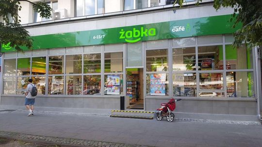 Pomysł: jeżeli oddasz w Żabce butelkę, dostaniesz kaucję i punkty w Żappka