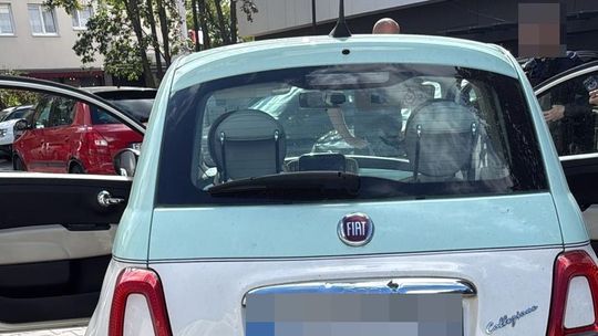 Odpowiedzą za kradzież samochodu i posiadanie narkotyków