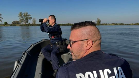 Odrę zamknięto dla żeglugi. Wodniacy na rzece [FOTO}