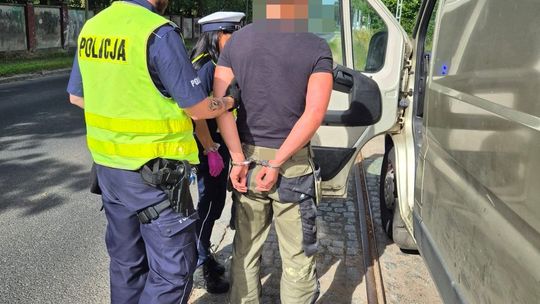 Pirat drogowy pędził 124 km/h w zabudowanym. Czarny bilans weekendu na drogach