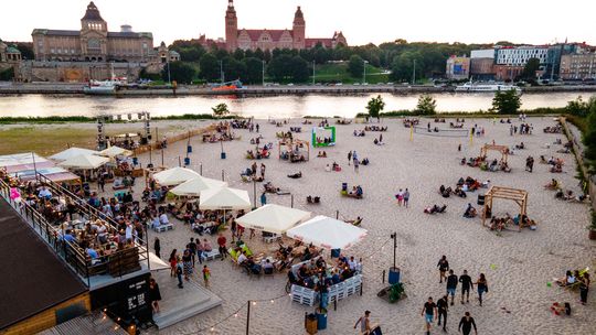 Plaża w Szczecinie. Startuje Miejska Strefa Letnia na Wyspie Grodzkiej