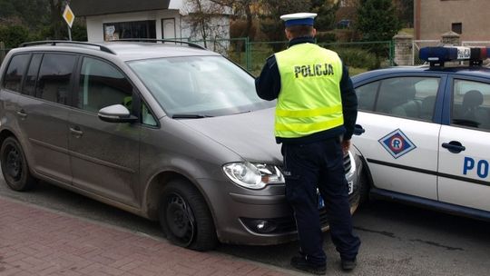 Po pościgu zatrzymali volkswagena. Kierowca ma potrójny problem