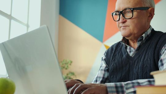 Wyższe będą zarówno renty, jak i emerytury. Pęknie granica 2 tysięcy złotych