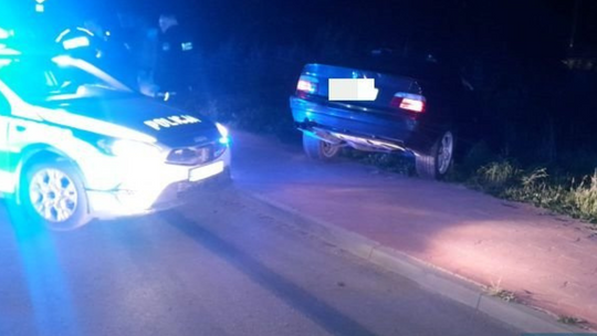 Policjanci ścigali BMW. Narkoman uciekał i uderzył w radiowóz