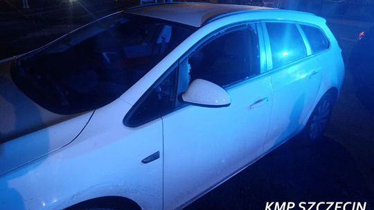 Policjanci wybili szybę, aby nie mógł dalej jechać