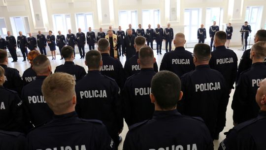 Nowi policjanci przyjmowani są bez testów. Łatanie braków kadrowych