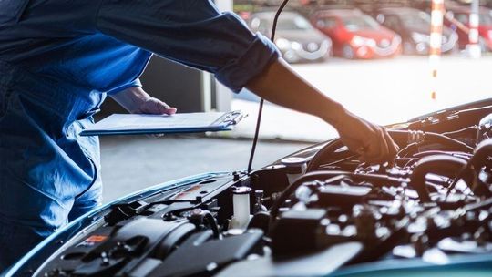 Pacą ponad 10 tys. zł, a chętnych jednak brakuje. Sam mechanik już nie wystarczy