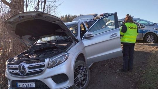 Pościg za mercedesem na niemieckich numerach