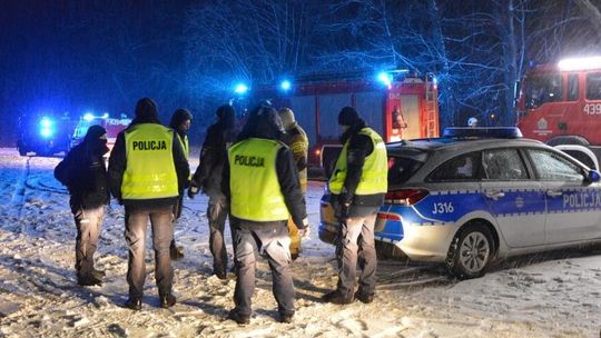 Kobieta zamarzła w zaspie. Policja nie zdążyła przyjechać przez kilka godzin