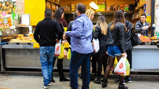 To będzie wyjątkowa niedziela w te wakacje. Sklepy będą kusiły promocjami