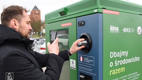 Co, gdy klient przyjdzie z butelkami, a maszyna nie odda mu kaucji?